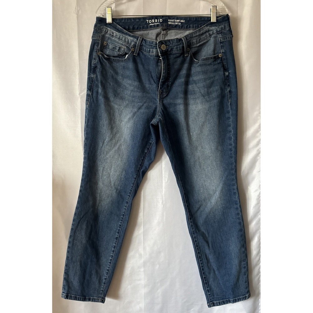 Torrid Women's Blue Ankle & Cropped Jeans